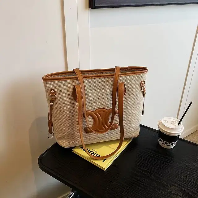 B006 image 2